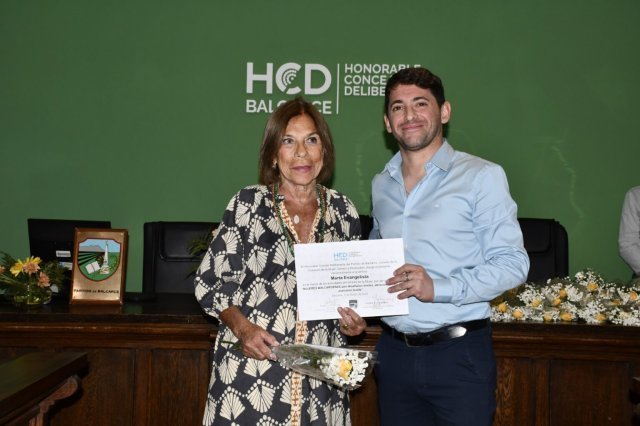 reconocimiento-por-el-mes-de-la-mujer-en-el-hcd-1-1536x1023
