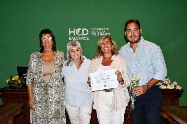 reconocimiento-por-el-mes-de-la-mujer-en-el-hcd-7-1536x1023